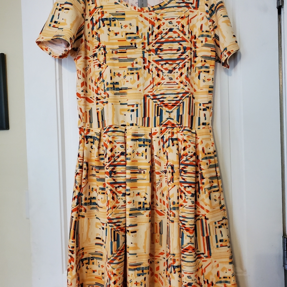 Dresses - Picture 4 of 6
